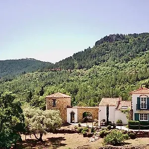 lhacienda-maison-dhotes.fr-provencehotel.com/